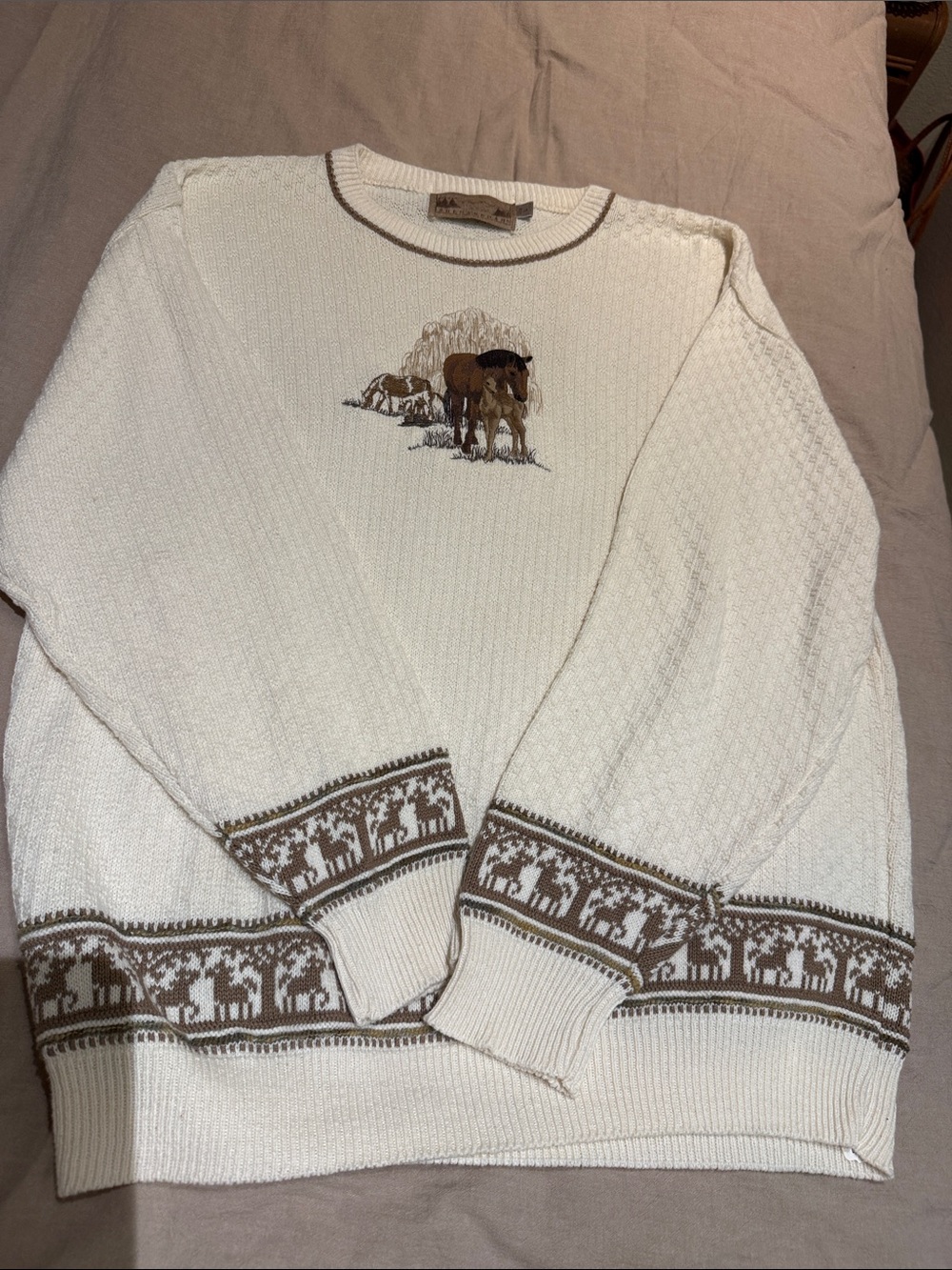Vintage90’s  Women’s Cream Crew Neck Sweater with Brown Horse Motif - Picture 11 of 11